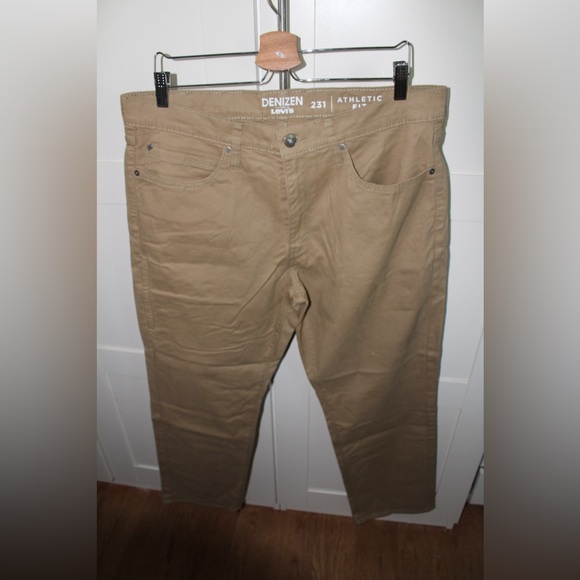 Khaki Levi pants! - Picture 1 of 4
